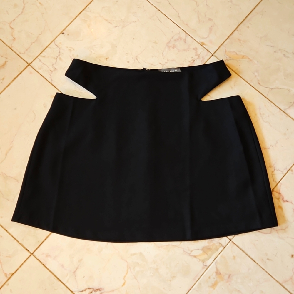 Sans Souci Black Mini Skirt